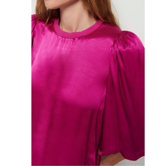 Nation Ltd Donna Bell Sleeve Top in Miss Magenta Size XS Satin Shiny Valentines - Picture 9 of 17